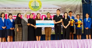 ปากกาไพล๊อต ร่วมส่งกำลังใจ มอบเงิน 1,000,000 บาท พร้อมอุปกรณ์กีฬา เพื่อฟื้นฟูโรงเรียนพะตงประธานคีรีวัฒน์ หลังเผชิญเหตุการณ์วิกฤต